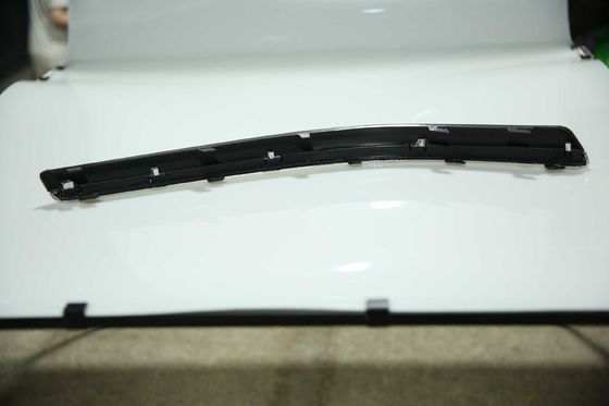 3BD 807 717/718台の2005の2006の2008の2007年Vw Passatのリヤ バンパーのトリム車の豊富なストリップ